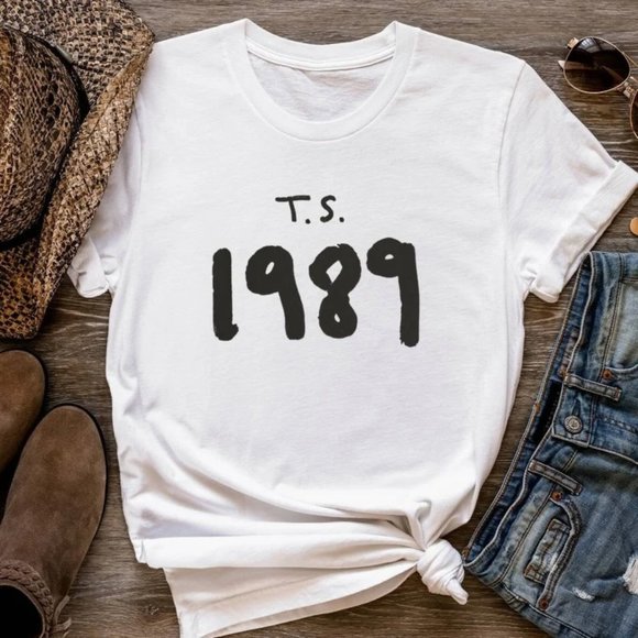 Taylor Swift 1989 Album Shirt, Taylor Swiftie Merch T-shirt - Picture 1 of 1
